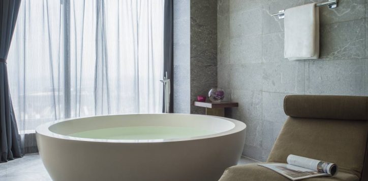 psc-pullman-signature-suite-round-bathtub